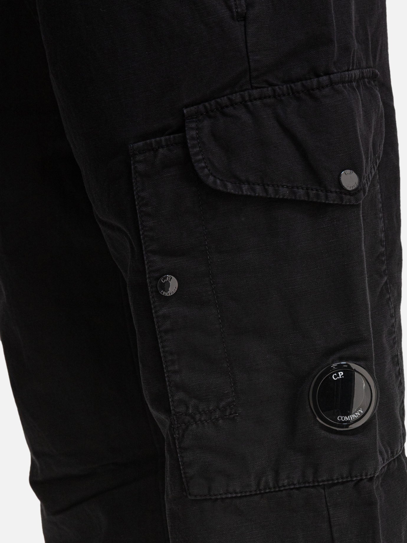 C.P. Company Pantaloni cargo in cotone e lino 17151095_48 Black thumbnail_4