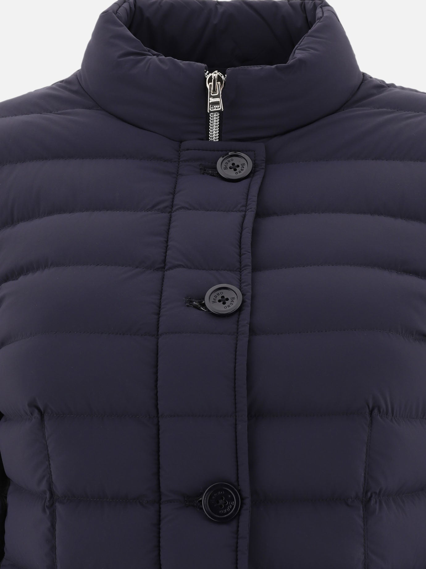 Foldable down jacket